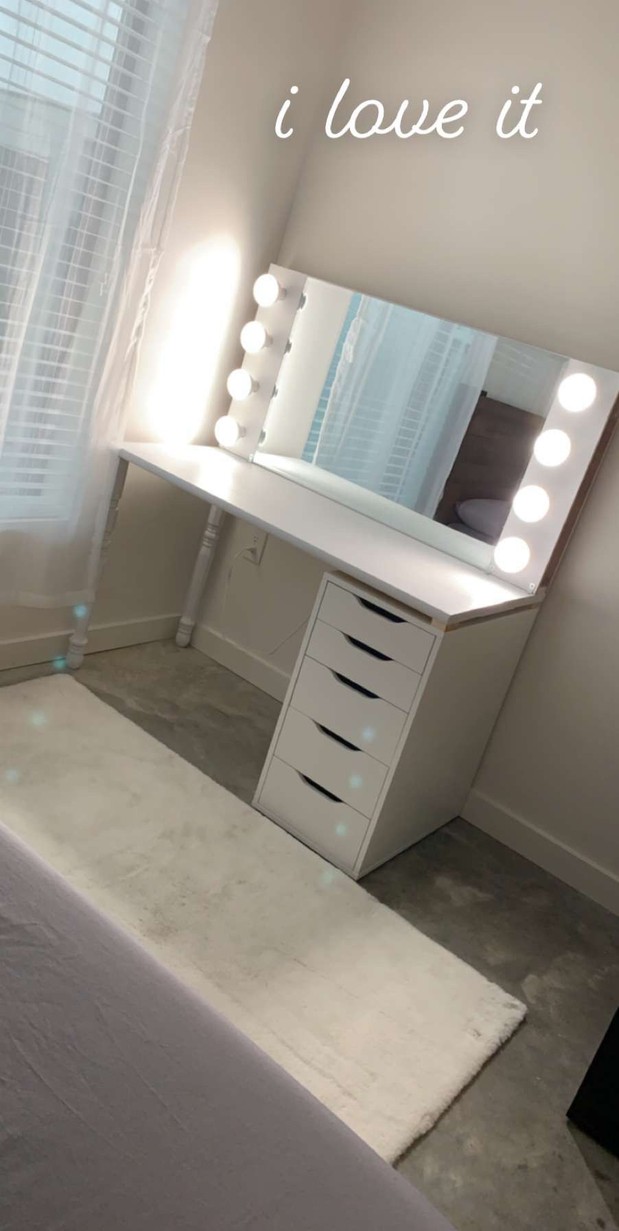Vanity Desk/Mirror