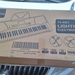 Musical Key Board With 61 Lighted Keys