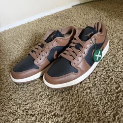 Women’s Jordan 1 Lows (size Women’s 8)