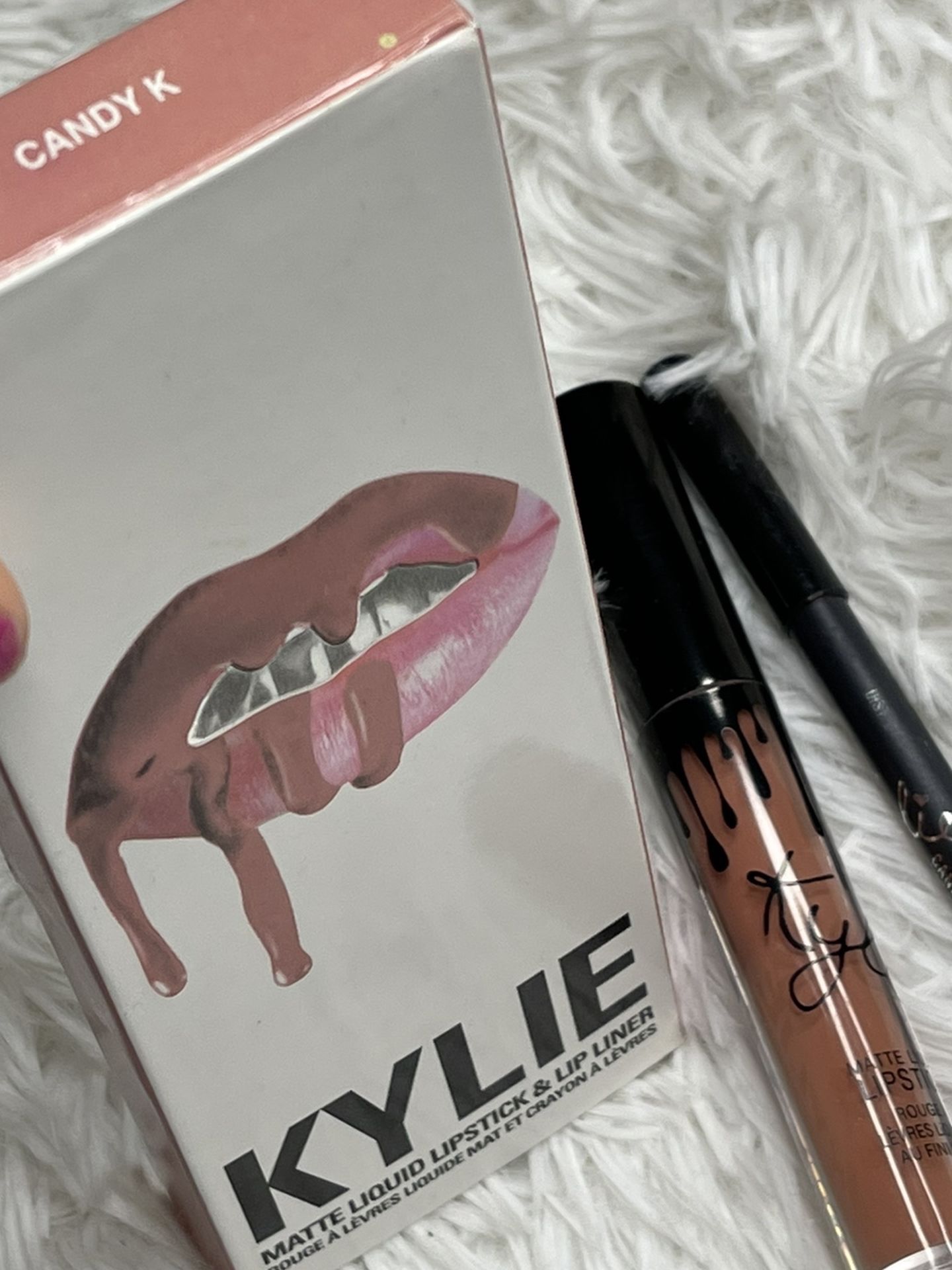 Kylie Lip Kit (Candy K) (SHIPPING ONLY 📦📬 No Local Pick up)