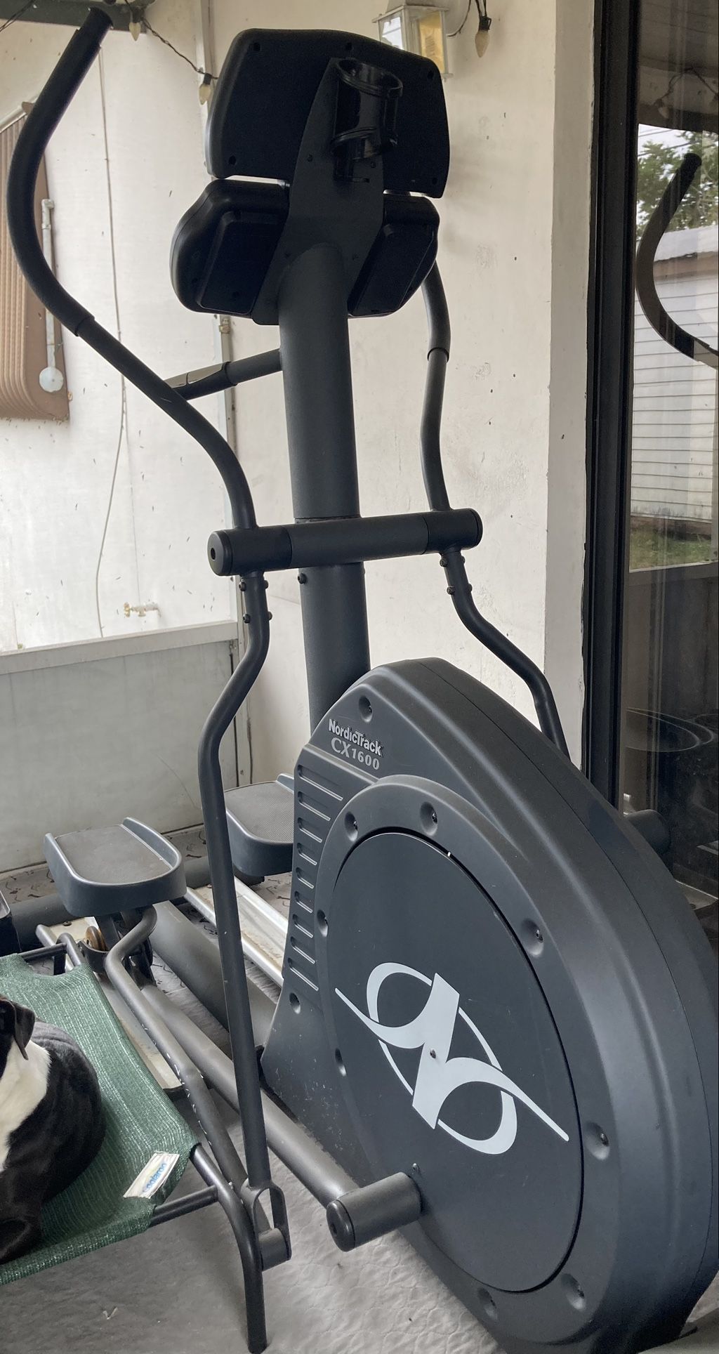 NordicTrack CX1600 Elliptical Workout Machine **FOR SALE OR TRADE**