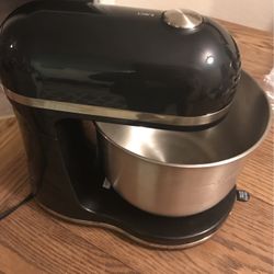 Delish Stand Mixer