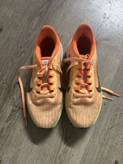 Women NIKE running shoes