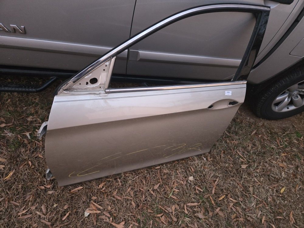 2013 Honda Accord Front Driver Side Door 