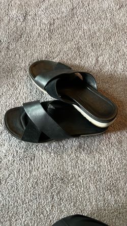 Kari UGG women’s sandals, leather and suede