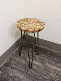 PLANT STAND 