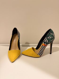 ShoeDazzle Tropical Print Stiletto Pumps