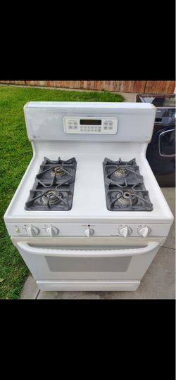 GE Spectra White Gas Range Stove
