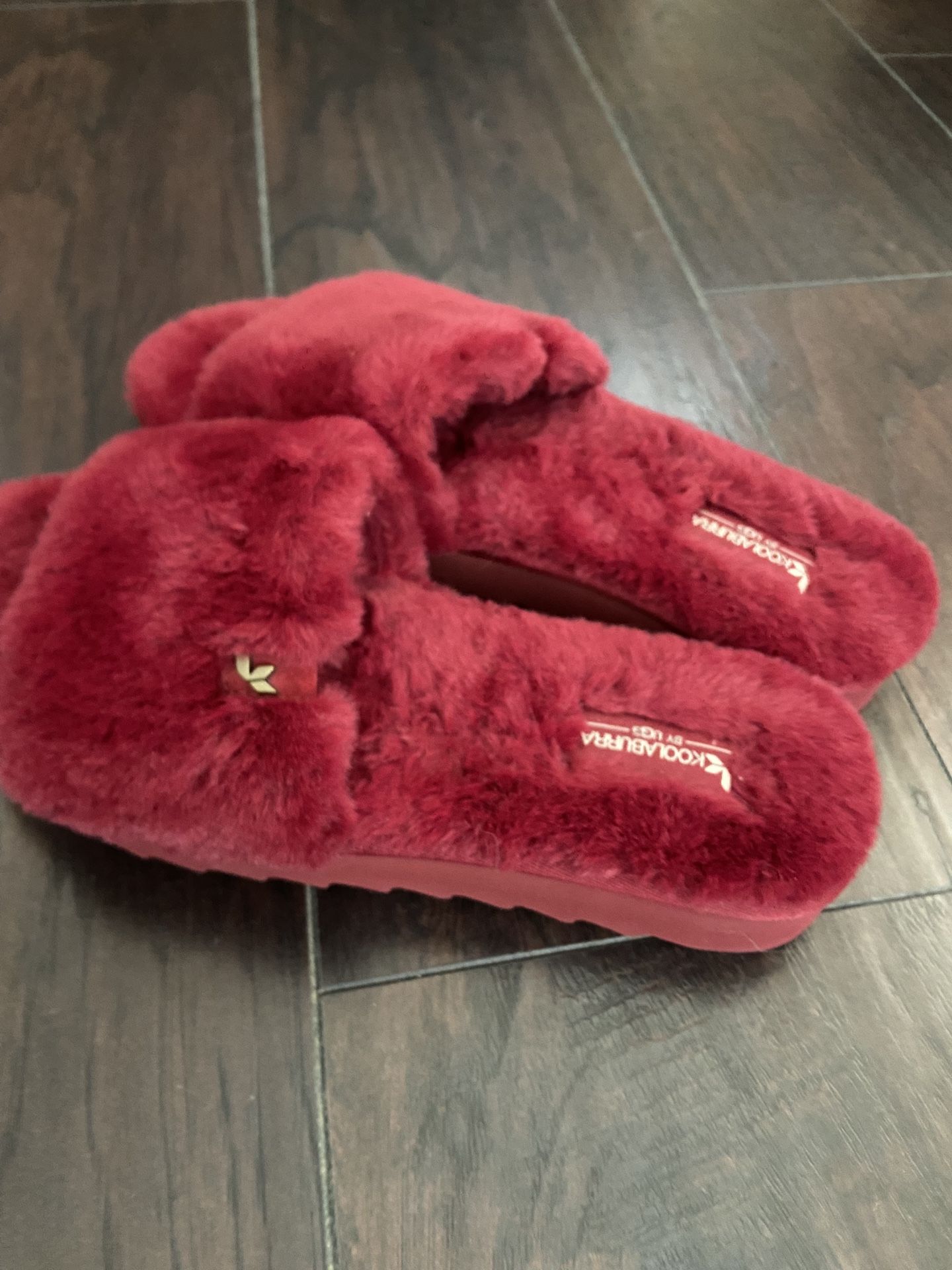 Ugg Slippers Size 9