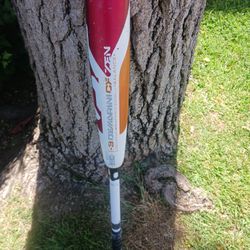 Demerini  "BIG BARRELL " BASEBALL BAT SIZE 31. LOCATED IN GLENDORA