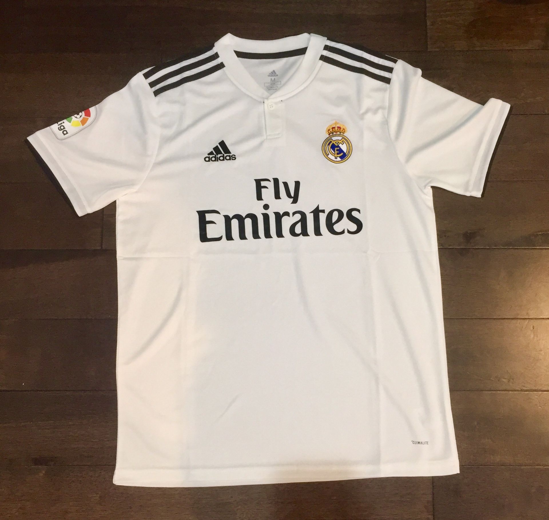 NEW Real Madrid home jersey 2018/19 size M