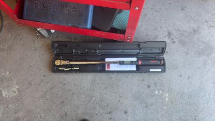 Snap on torque wrench and socket set