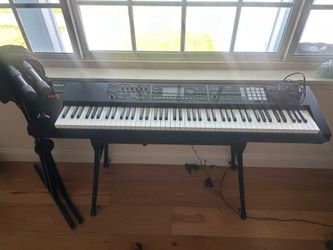 Roland FA-08 88-Key Workstation Bundle (with Stand & Cover) - Excellent