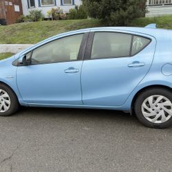 TOYOTA PRIUS C
