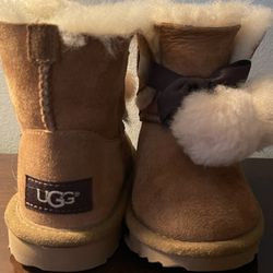 Toddler Ugg Size 9 