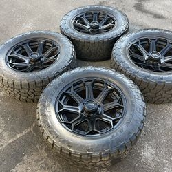 Fuel Siege 20” Wheels Matte Black w/ 33” Toyo AT3 Tires 6-Lug for Silverado Sierra Ram Titan Tacoma