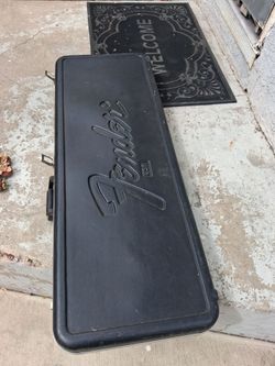Fender Stratocaster Early 80s Blow molded case..$200