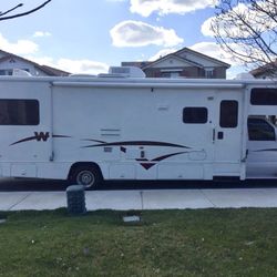 2006 Winnebago Outlook 31SC