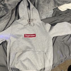 Supreme Hoodie