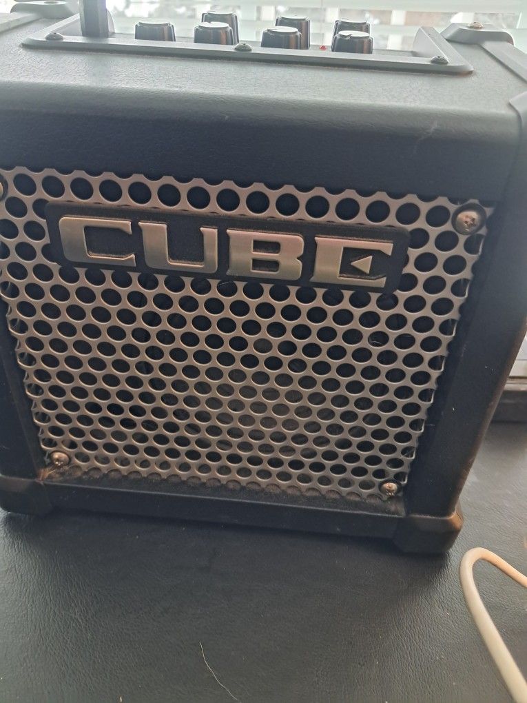 Guitar Amplifier Cube