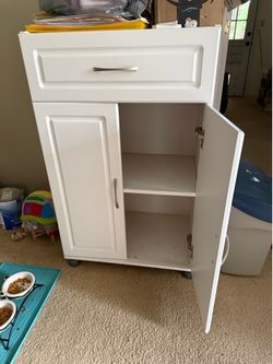 White cabinet