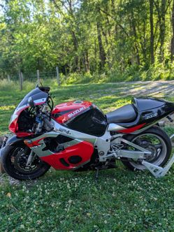 Suzuki gsxr 750