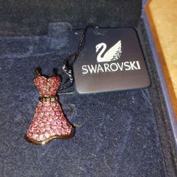 New Red Dress SWAROVSKI PIN. SEE PHOTOS. Cash And Pickup Only