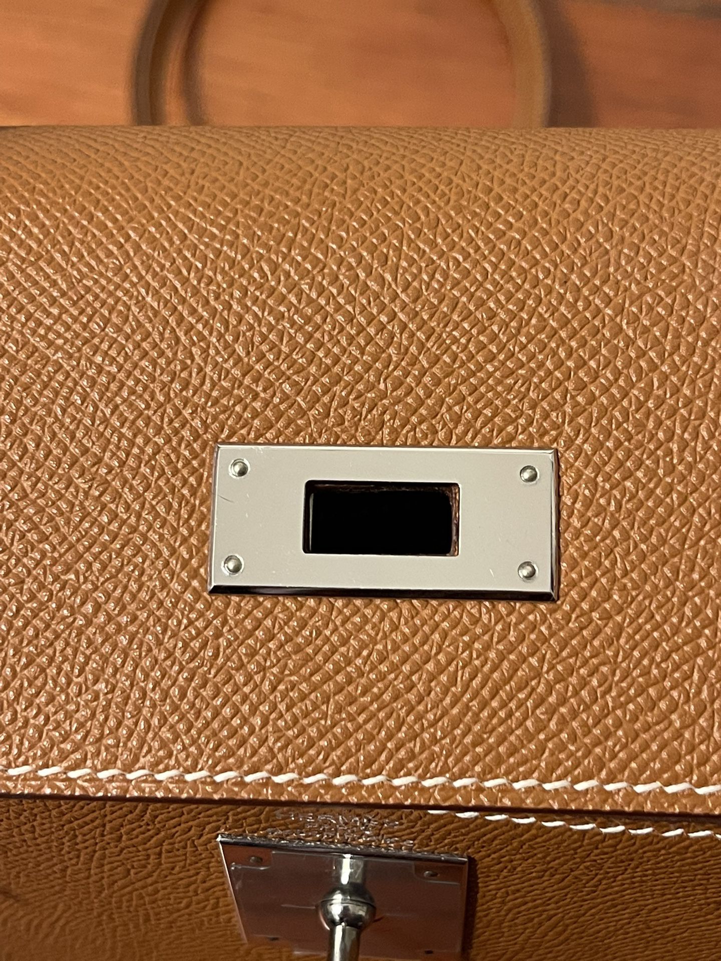Hermès Kelly Mini Veau Epsom Rogue Red Size 18 for Sale in Anaheim, CA -  OfferUp