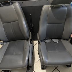 Grand cherokee seats