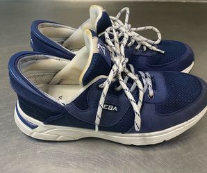 ZEBA SHOES MEN’S SIZE 10.5 NAVY BLUE