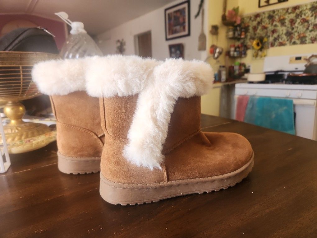 Khaki Snow Boots
