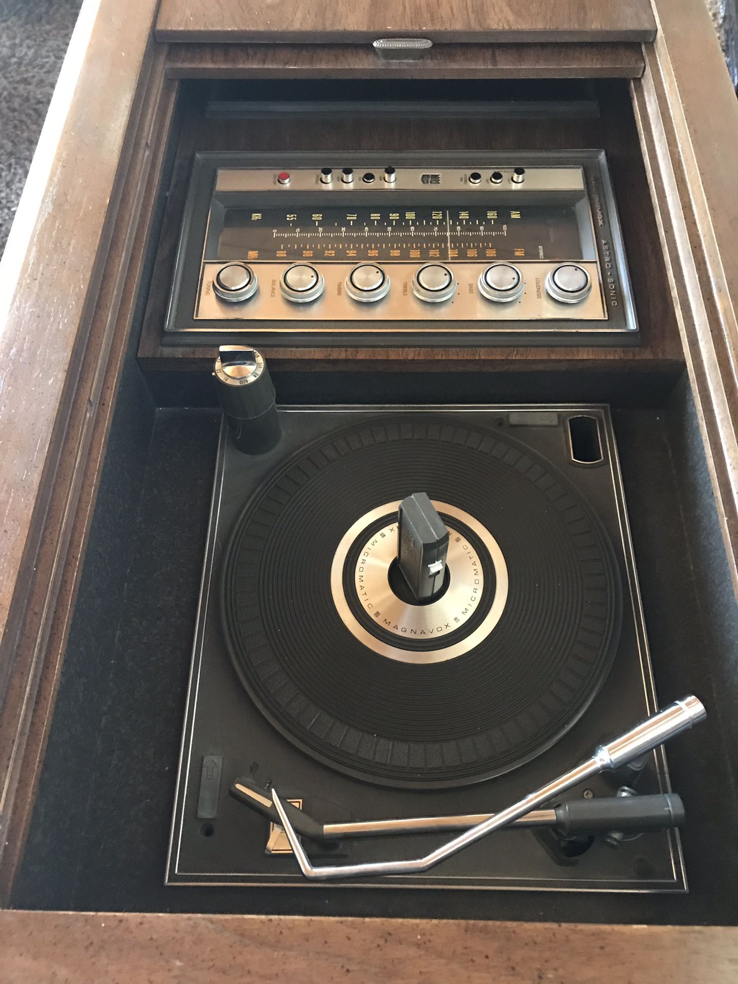 Vintage ~ 1960s ~ Magnavox Astro Sonic ~ Tube Driven AM/FM Stereo