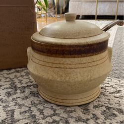 Pottery Craft Beautiful Pot With Lid And Handle