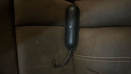 Beats pill black