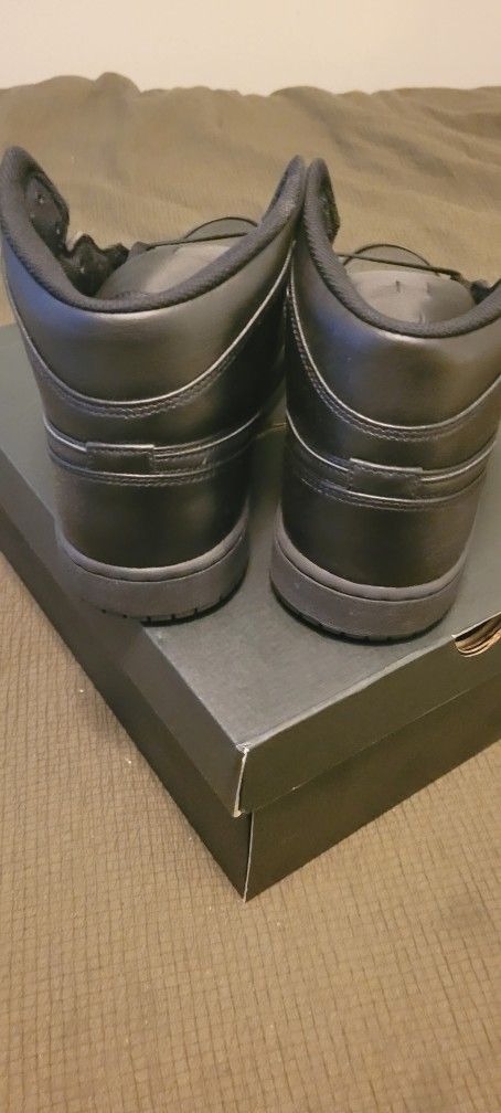 Jordan 1s Mid