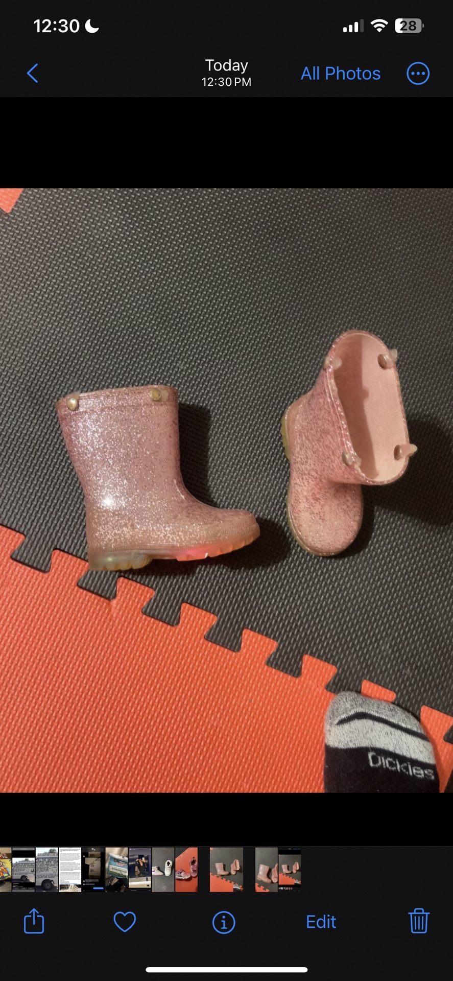 Galoshes Pink Sparkle. Light Up Size 5