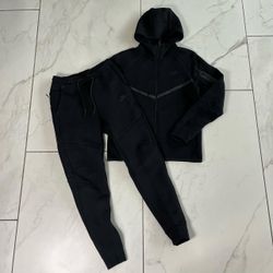 Nike Tech Fleece Hoodie – Brand New w/ Tags! Size M/L 