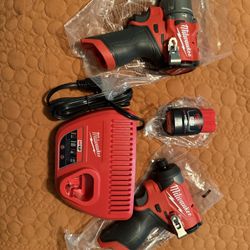 Milwaukee M12 Fuel