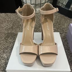womenβs Bamboo platform heels