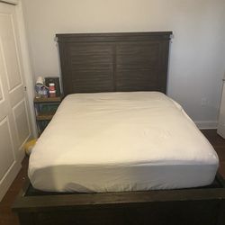 Solid Wood Platform Queen Bed Frame with Drawers