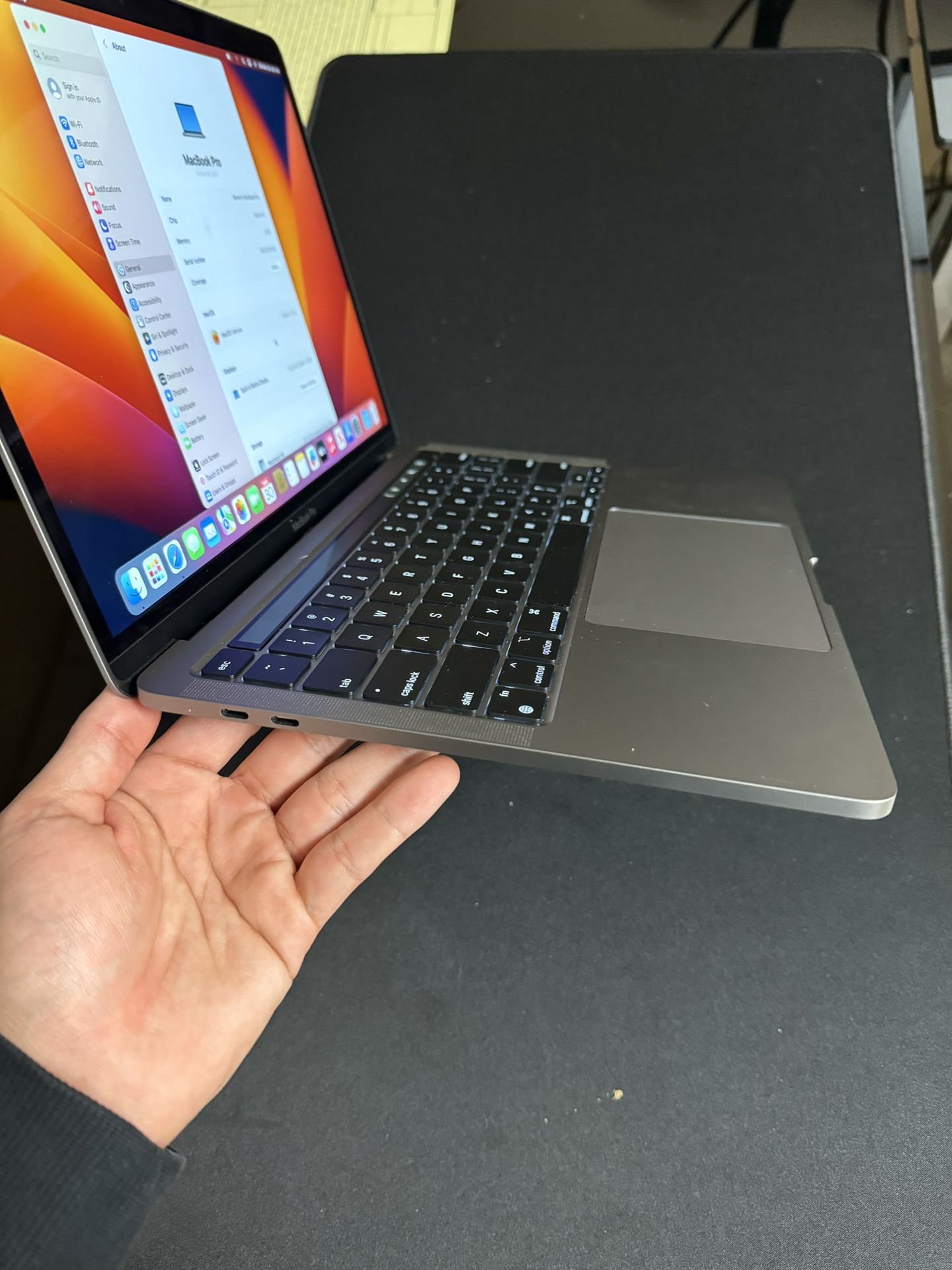 Macbook Pro 2022 M2