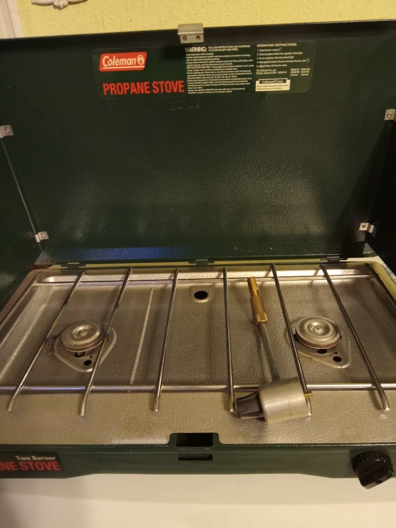 LIKE NEW COLEMAN PROPANE STOVE 2 BURNER WORK GREAT