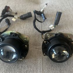 Projector Fog Light Assembly w/ H11 Halogen Bulbs For Most Cars