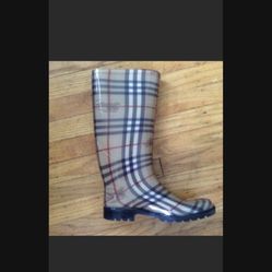 Rain Boots Burberry Size 9 In Woman
