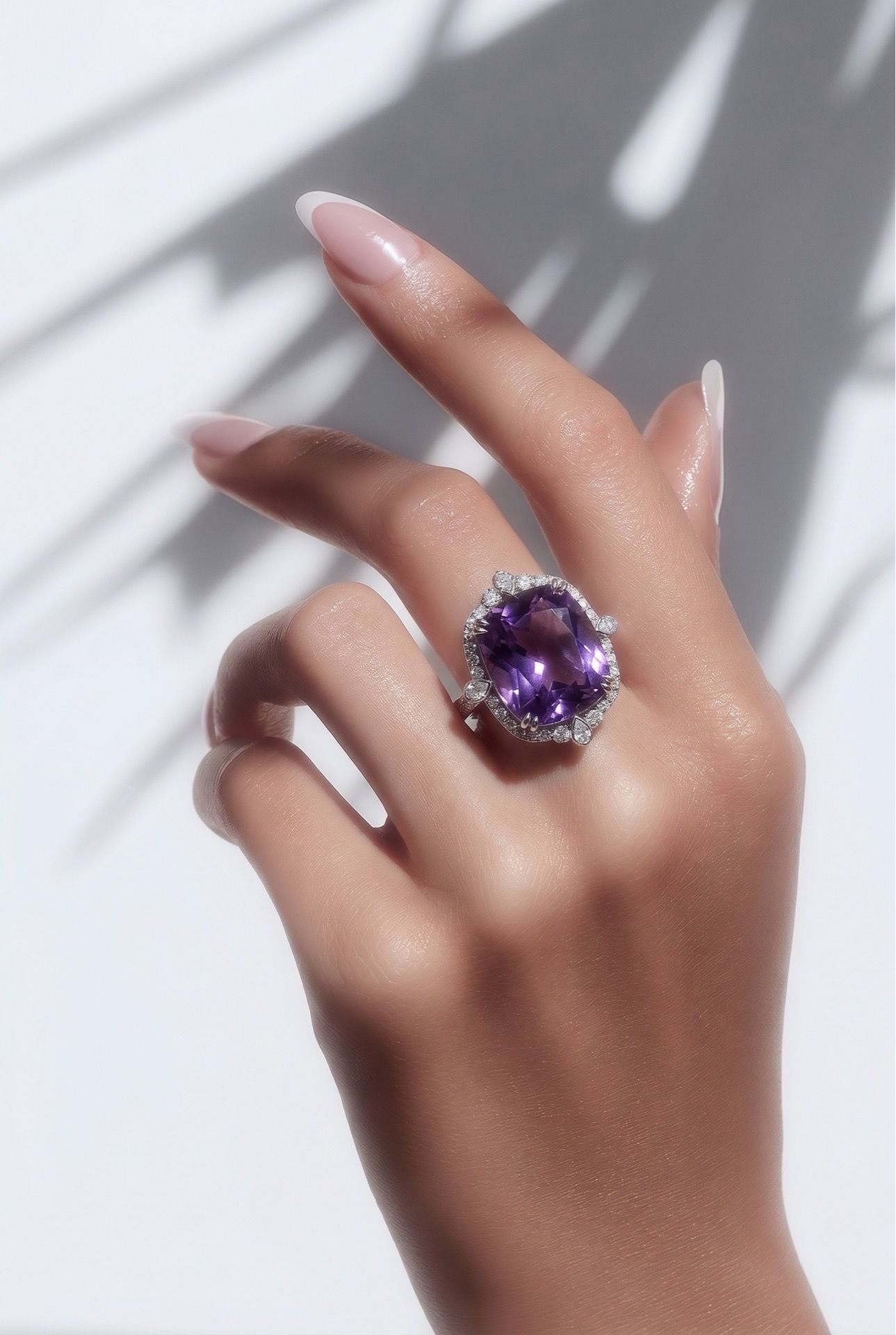 18k White Gold / Amethyst 16.3 ct
