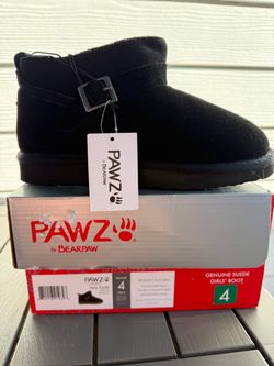 Youth shoes, girls size 4