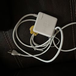 Apple Cord 6 peg