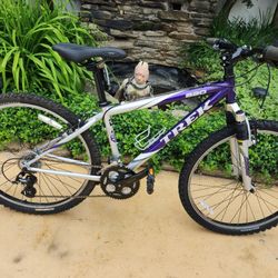 Trek 820 Mountain Bike 
