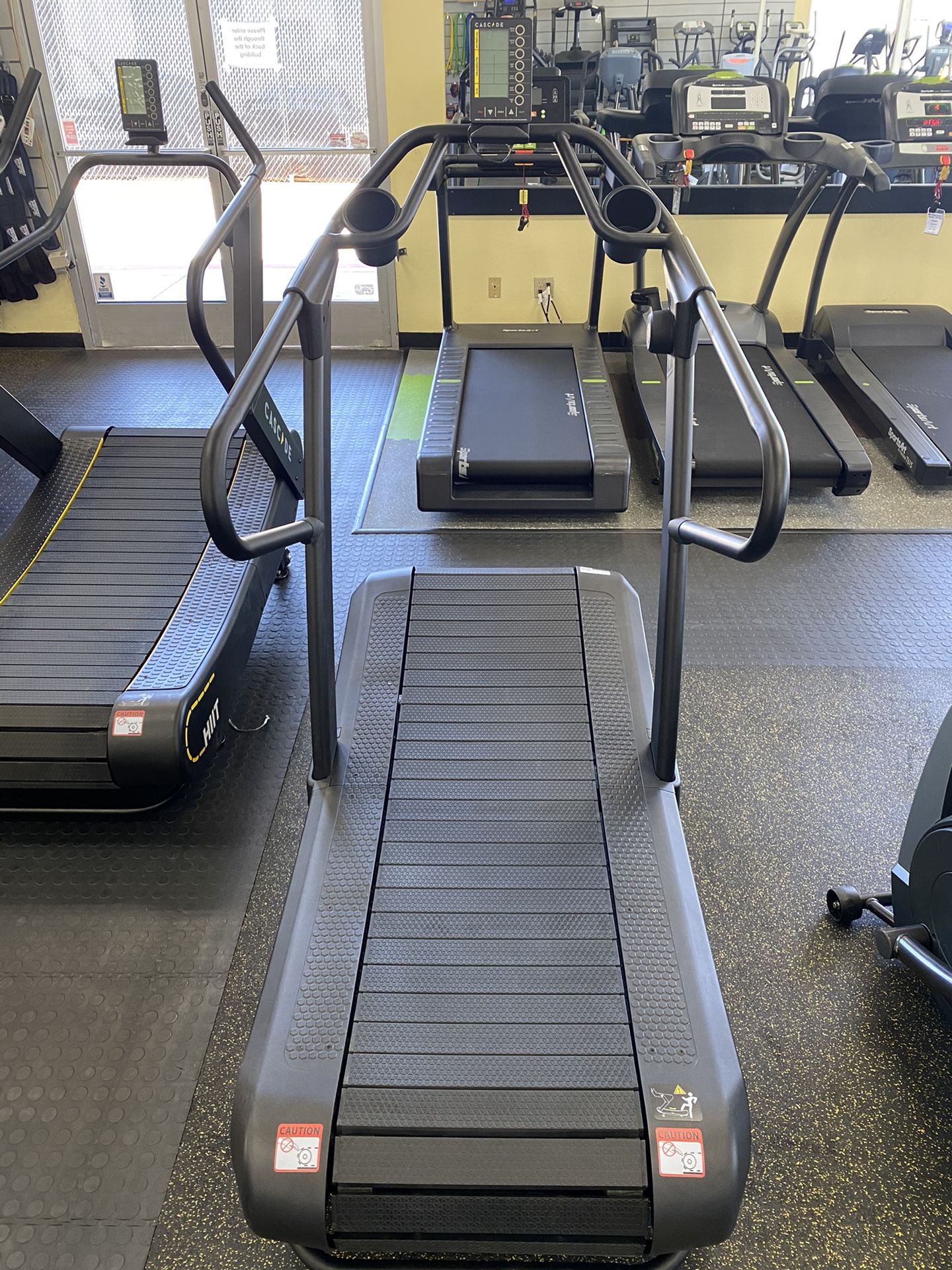 Cascade UltraRunner Curve Treadmill wSled