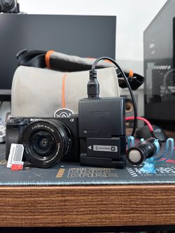 Sony a6300 4K Camera 16-50mm Kit Lens + Rode Mic | Low Shutter Count